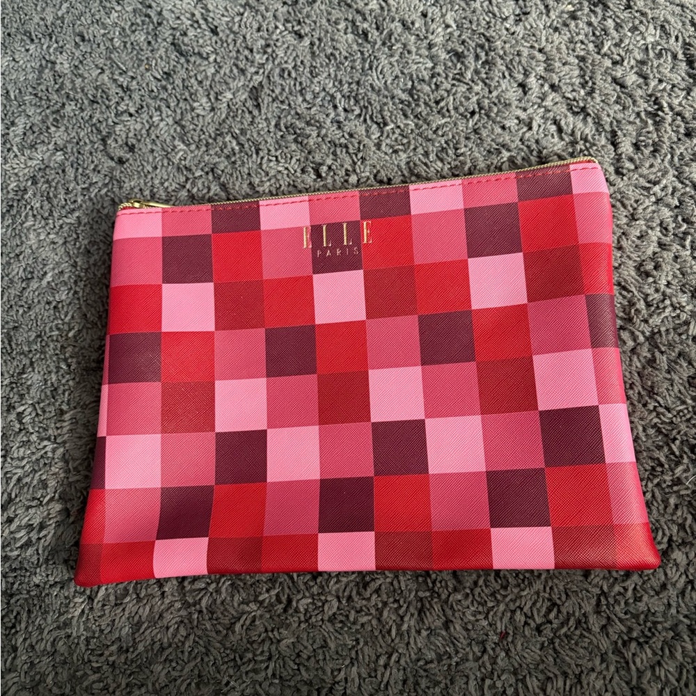 NWOT various shades of red and pink Elle Paris pouch